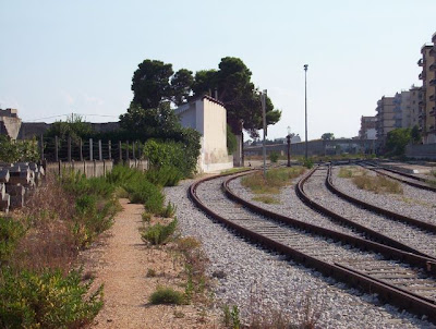 Manfredonia, Binari presso la Stazione Campagna