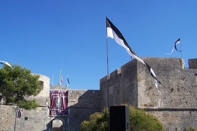 Manfredonia, Alla corte degli Svevi
