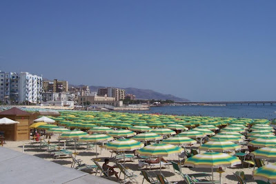 Manfredonia, Ombrelloni in spiaggia