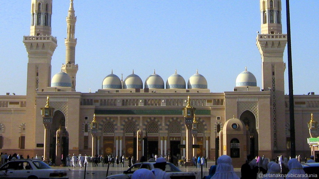 [Masjid Nabawi Madinah 2[5].jpg]