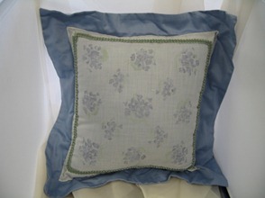[HRpillow3.jpg]