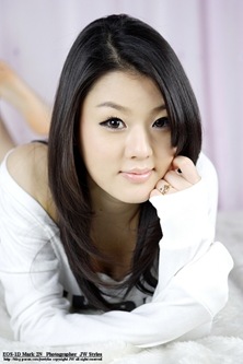 Hwang Mi Hee White Pajamas-3