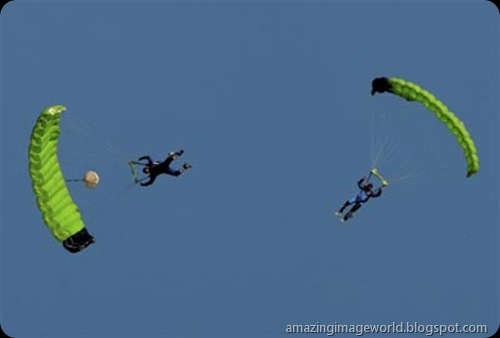 PLA parachutists perform during a rehearsal001