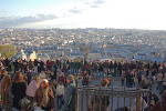 koud maar zonnig op het plein voor de Sacré-Coeur