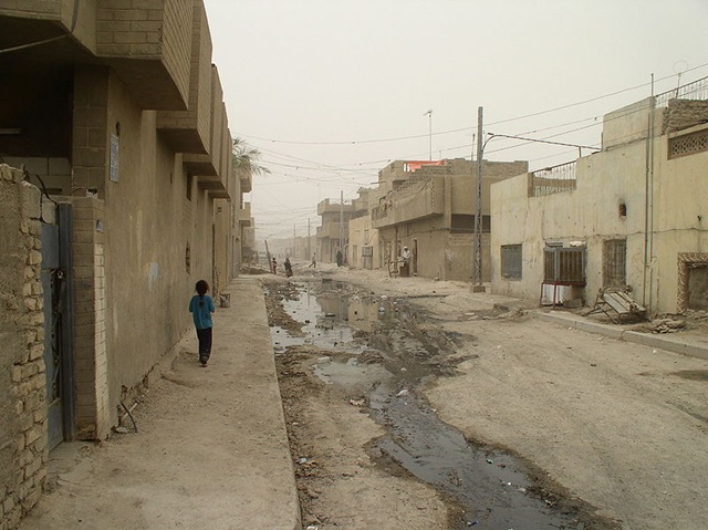 [800px-Sadr_City-July_2005_CPT[3].jpg]