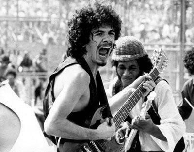 [Un giovanissimo Carlos Santana in scena. Salì sul palco sabato 16 agosto 1969 -Arch. Corsera[4].jpg]