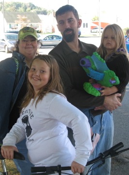 [yard sale day 076[4].jpg]