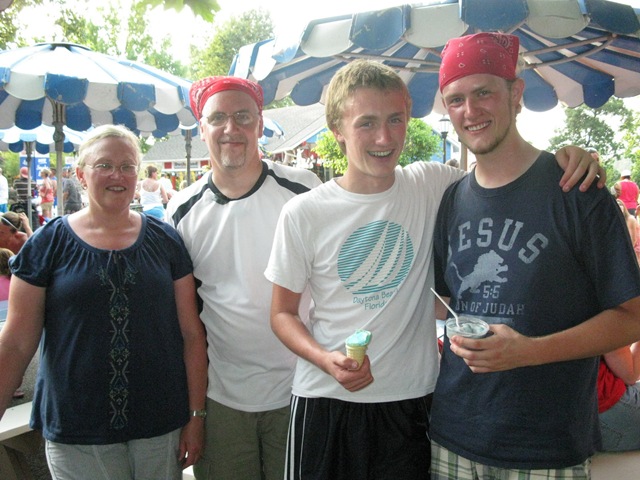 [hoiday world 0036_resize[4].jpg]