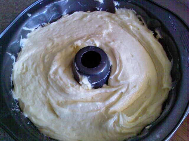 [Buttermilk Pound Cake 012[3].jpg]