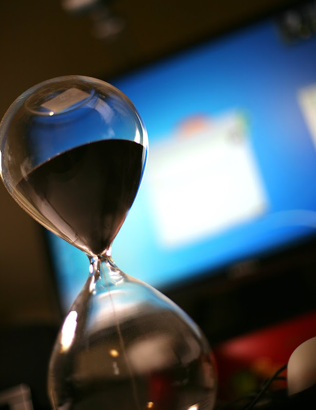 IMAGE: http://lh4.ggpht.com/_vk4xW0Zd5A0/S622OYJBZOI/AAAAAAAAA9E/Eyo8cSJOPLY/s800/Moment%20in%20time.jpg