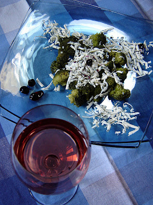 rose wine broccoli blue cheese blueberries jam