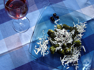 rose wine broccoli blue cheese blueberries jam