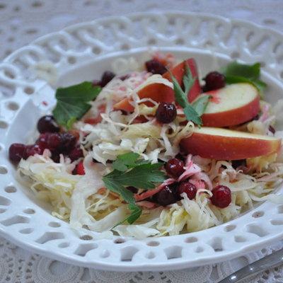 Cooketa-Salata od kupusa sa jabukom i brusnicama