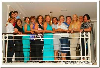 Na foto temos: Acima a Fabiana com o filhinho (é filha da Candida Parreira) Depois temos: Judite (filha da tia Luzinha): Adélia (neta da tia Clarinda); Aldina (filha do Narciso e Inácia e é minha irmã); Candida (filha da Maria Eugenia e Amadeo) Lurdes (filha da tia Tereza e Manuel Tomé e minha prima); Candida Parreira (filha de Manuel Salgueiro e Umbelina) Zulmira(eu..filha de Narciso e Inácia); Julieta (filha de Antonio Carvalho e Maria do Ceu); Judite( filha de Antonio Salgueiro e Maria Augusta); Diolinda (filha da tia Domicilia; Juventina (filha da Maria Eugenia e Amadeo); Natalia esposa de Manuel Duarte (este de V.deP.)..mas ela é de Vila Châ. Na foto temos: Acima a Fabiana com o filhinho (é filha da Candida Parreira) Depois temos: Judite (filha da tia Luzinha): Adélia (neta da tia Clarinda); Aldina (filha do Narciso e Inácia e é minha irmã); Candida (filha da Maria Eugenia e Amadeo) Lurdes (filha da tia Tereza e Manuel Tomé e minha prima); Candida Parreira (filha de Manuel Salgueiro e Umbelina) Zulmira(eu..filha de Narciso e Inácia); Julieta (filha de Antonio Carvalho e Maria do Ceu); Judite( filha de Antonio Salgueiro e Maria Augusta); Diolinda (filha da tia Domicilia; Juventina (filha da Maria Eugenia e Amadeo); Natalia esposa de Manuel Duarte (este de V.deP.)..mas ela é de Vila Châ.