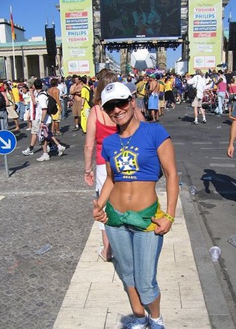 [brazil football chick[2].jpg]
