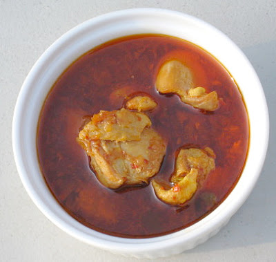 Myanmar chicken curry dish