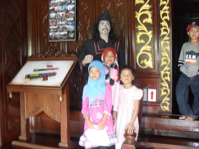 [SDC103892.jpg]