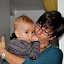 Dans les bras de maman