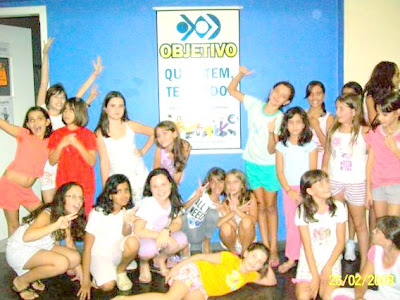 Colégio Objetivo vira um divertido acampamento