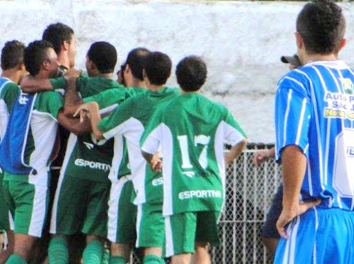 Esportiva comemora o gol da virada-Ronaldinho nao acredita.jpg
