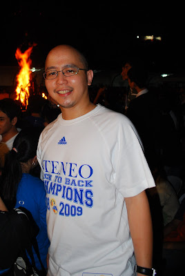 Last pictures with the bonfire at the background... GO ATENEOO!!!