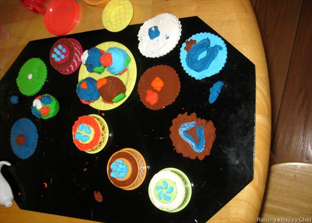 [Oct26_Playdoh[2].jpg]