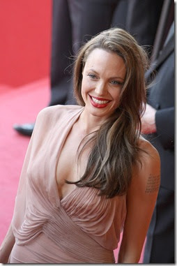 Angelina Jolie Hot Leg Show In Inglorious Bastards Premiere