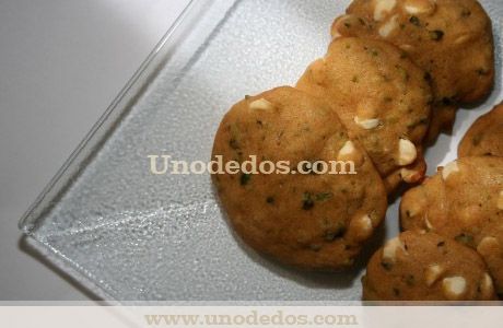 Cookies de chocolate blanco con pistachos