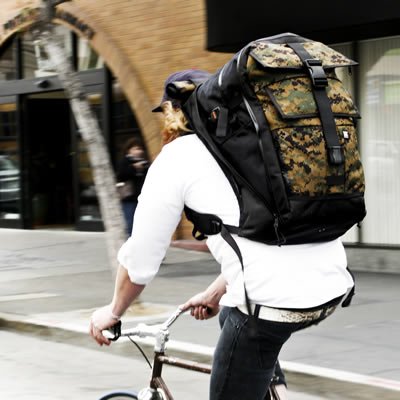 自転車で家族の買い出しにも使えるサイクルバック(Vandal)