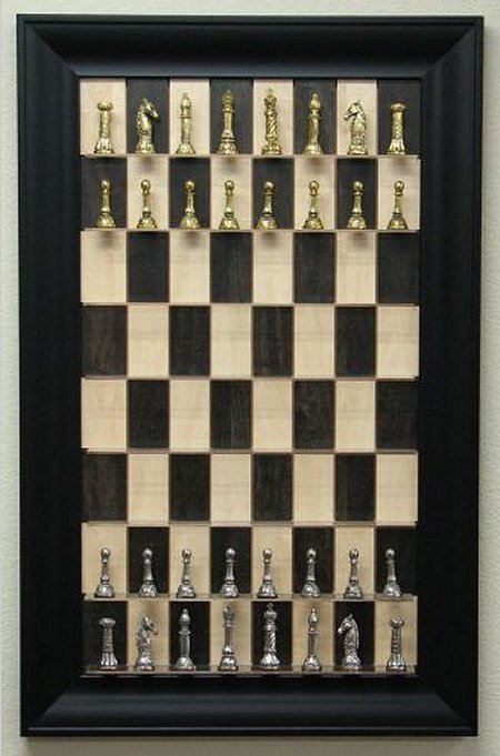 壁掛け式のチェスボード[Straight Up Chess]