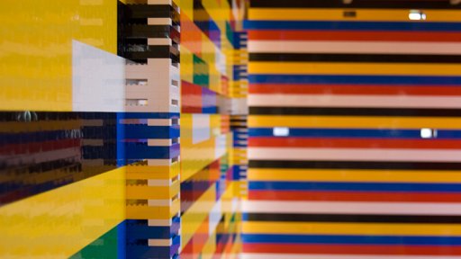 レゴブロックで本当の家を建てた人(Barnaby Gunning)