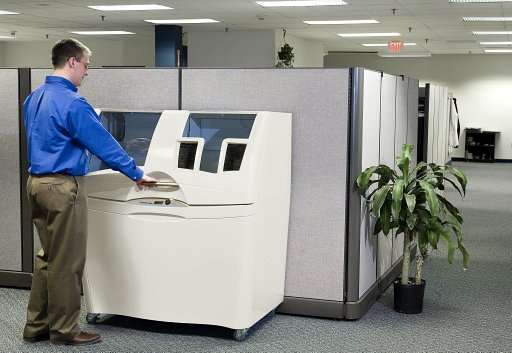 普通の会社に3Dプリンタがある風景(ZPrinter® 350)