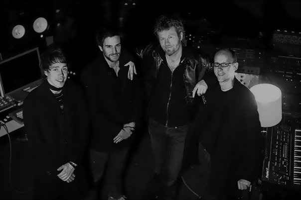 [apparatjik-band[3].jpg]