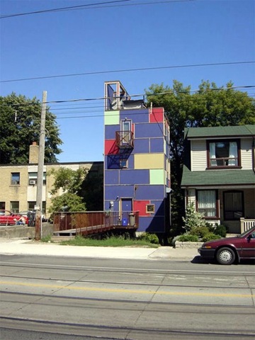 [weird_houses_06[3].jpg]