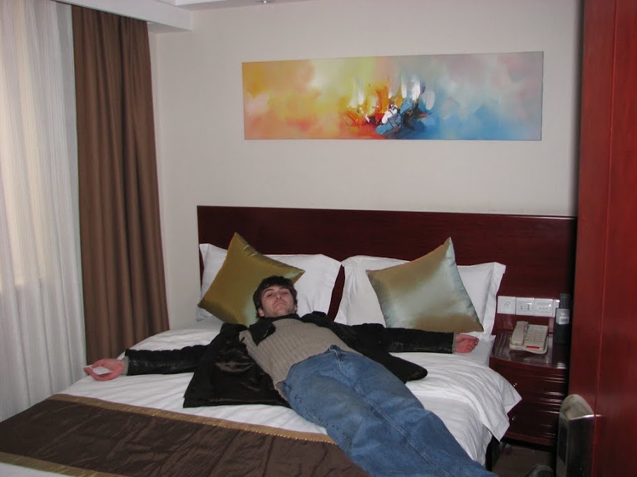 Julien sur son lit Julien sur son lit