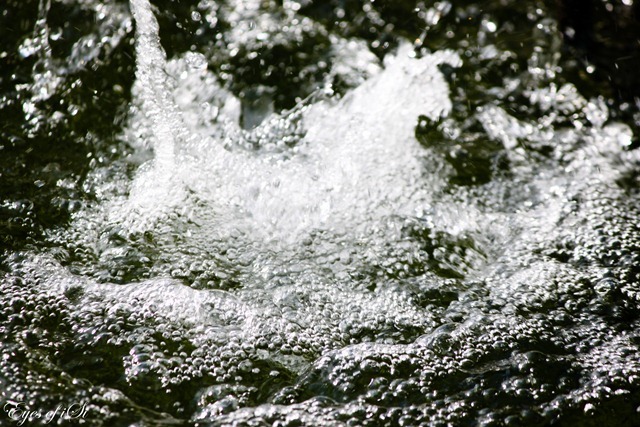 Eyes-of-iSi-Wasser-Brunnen-Sprudel