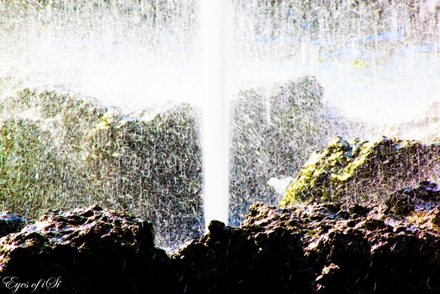 Eyes-of-iSi-Brunnen-Wasser