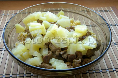 Makaronowa sałatka curry z kurczakiem i ananasem salatki kuchnia polska przepis foto Makaronowa sałatka curry z kurczakiem i ananasem salatki kuchnia polska przepis foto