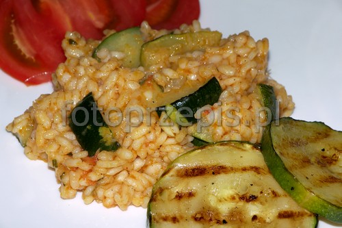 Risotto z grillowaną cukinią i pomidorami