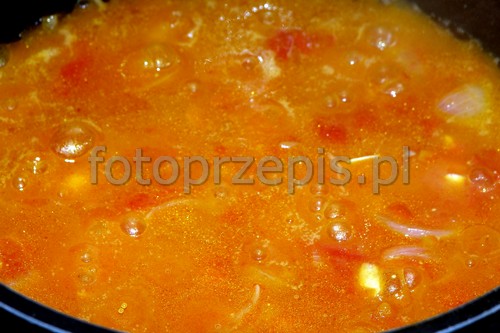 Makaron rigatoni z cukinią z duszonymi pomidorami kuchnia wloska kuchnia wegetarianska kuchnia europejska przepis foto Makaron rigatoni z cukinią z duszonymi pomidorami kuchnia wloska kuchnia wegetarianska kuchnia europejska przepis foto