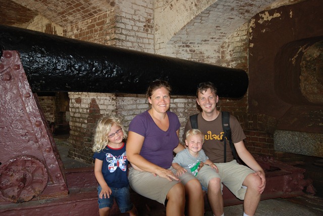 [2010-07-17 Fort Sumter 147[2].jpg]