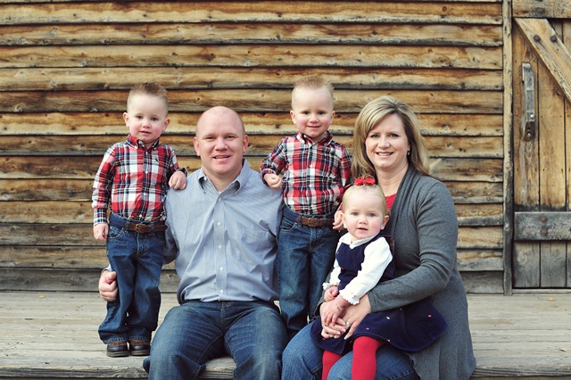 [familyshot4[8].jpg]