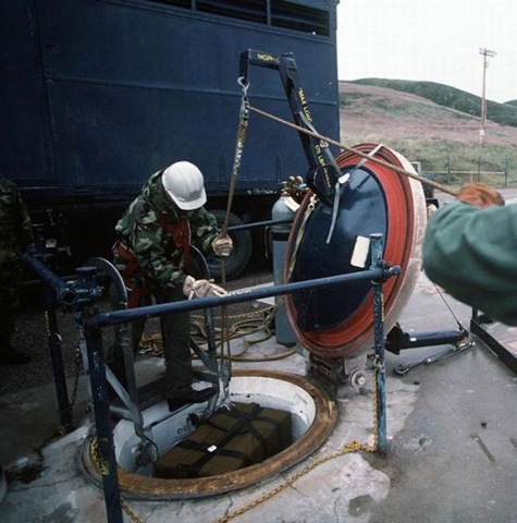 [nuclear_missile_silo_640_08[3].jpg]