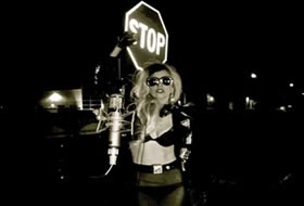 [Lady Gaga stop[3].jpg]