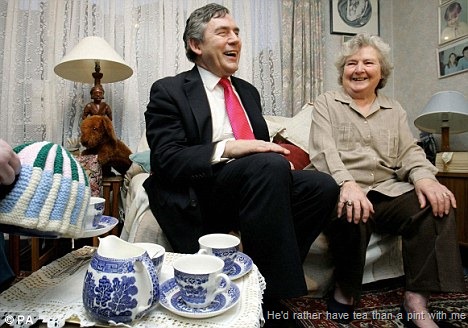 [article-1258822-08C43899000005DC-346_468x328[20].jpg]