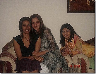 sania-miraza-with-her-relative-and-friends