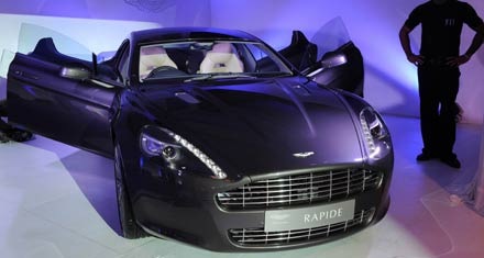 [aston-martin-biggest-luxury-can-in-india-black-color[3].jpg]