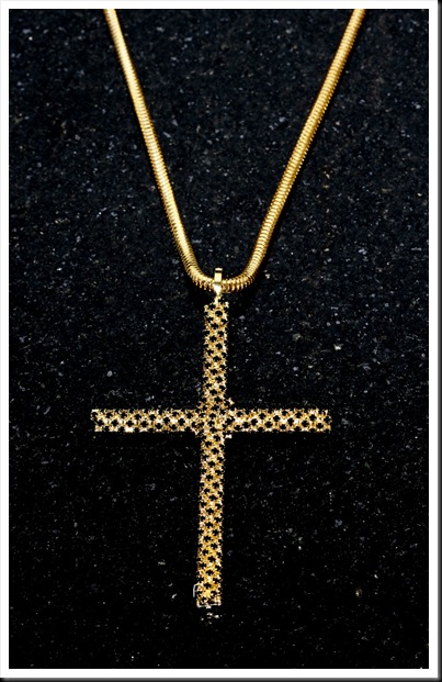 colar crucifixo dourado2