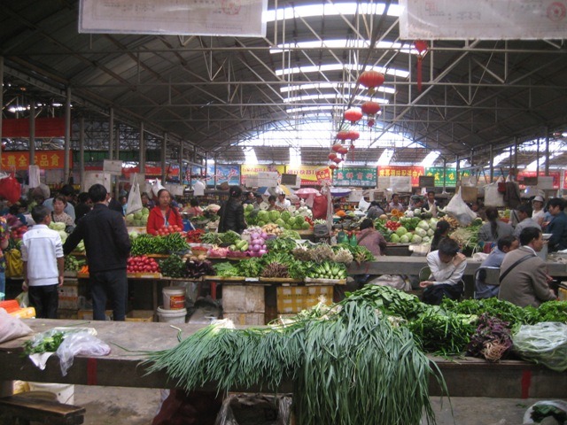 [20a. The Lhasa market full of amazing produce[5].jpg]