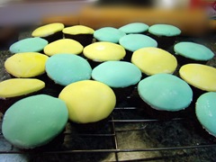 [04-11-09 Cupcakes 08[5].jpg]